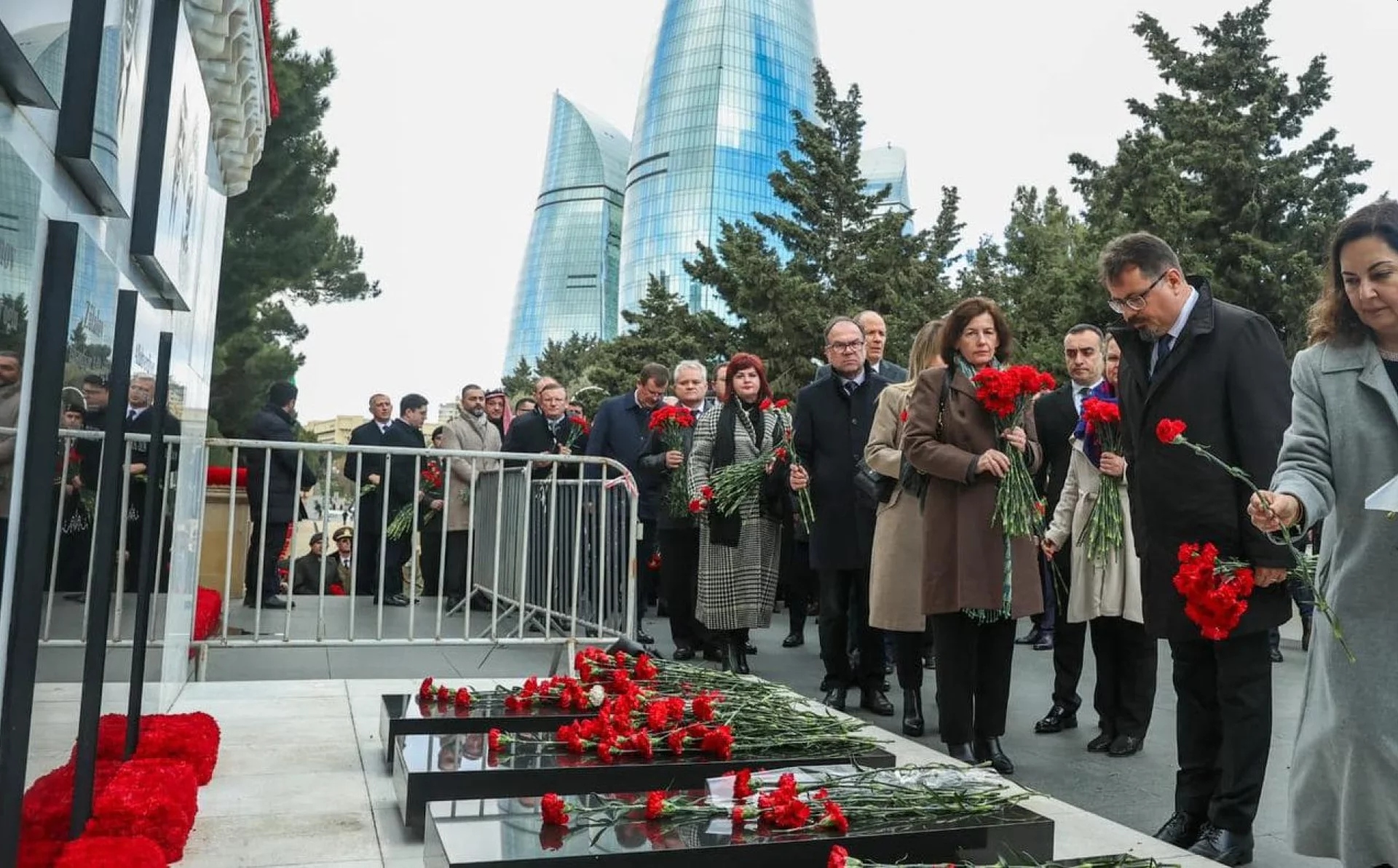 On 19 January, the EU Ambassador to Azerbaijan Peter Michalko together with Ambassadors of the EU Member States laid flowers in the Alley of Martyrs