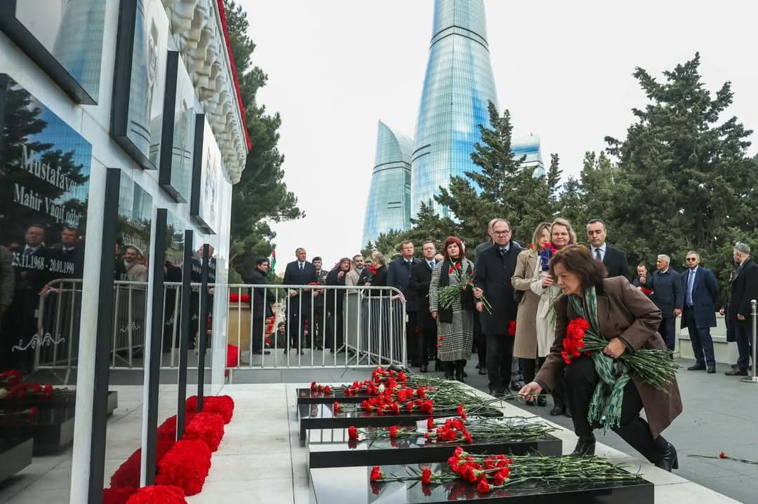 Ambassador of France to Azerbaijan Anne Boillon visited the Alley of Martyrs 