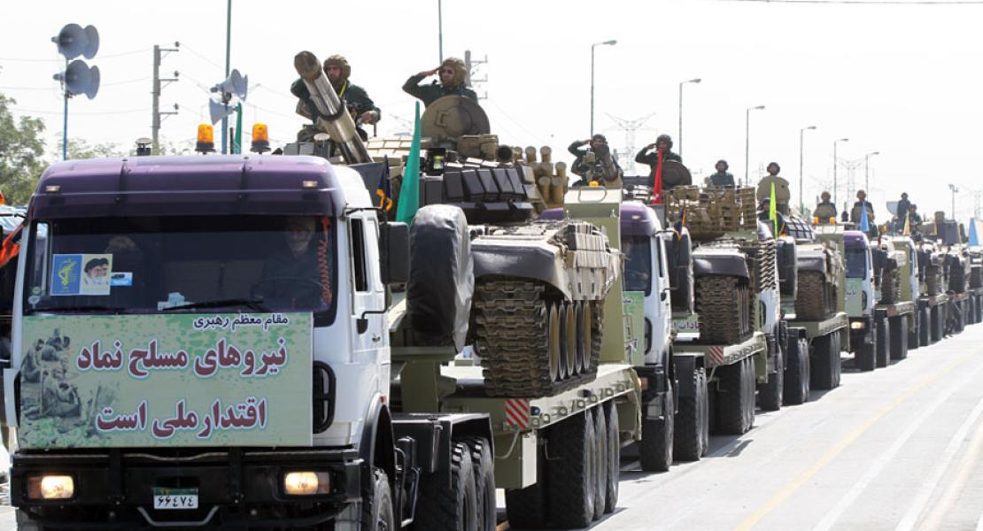 Корпусът на стражите на ислямската революция показва своите основни бойни танкове по време на парад